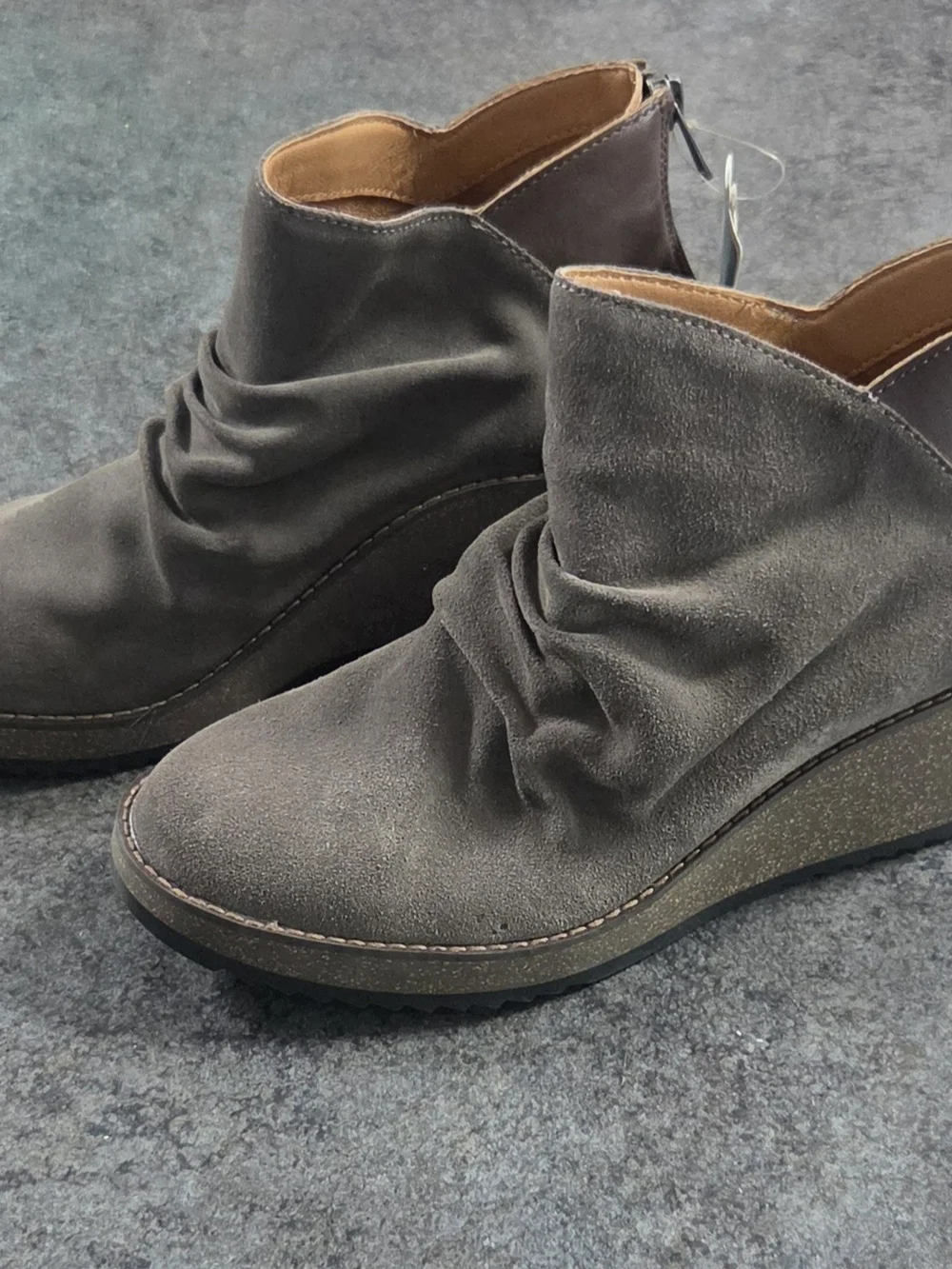Aetrex Kara Charcoal Suede Boots- Size 8 - New In Box